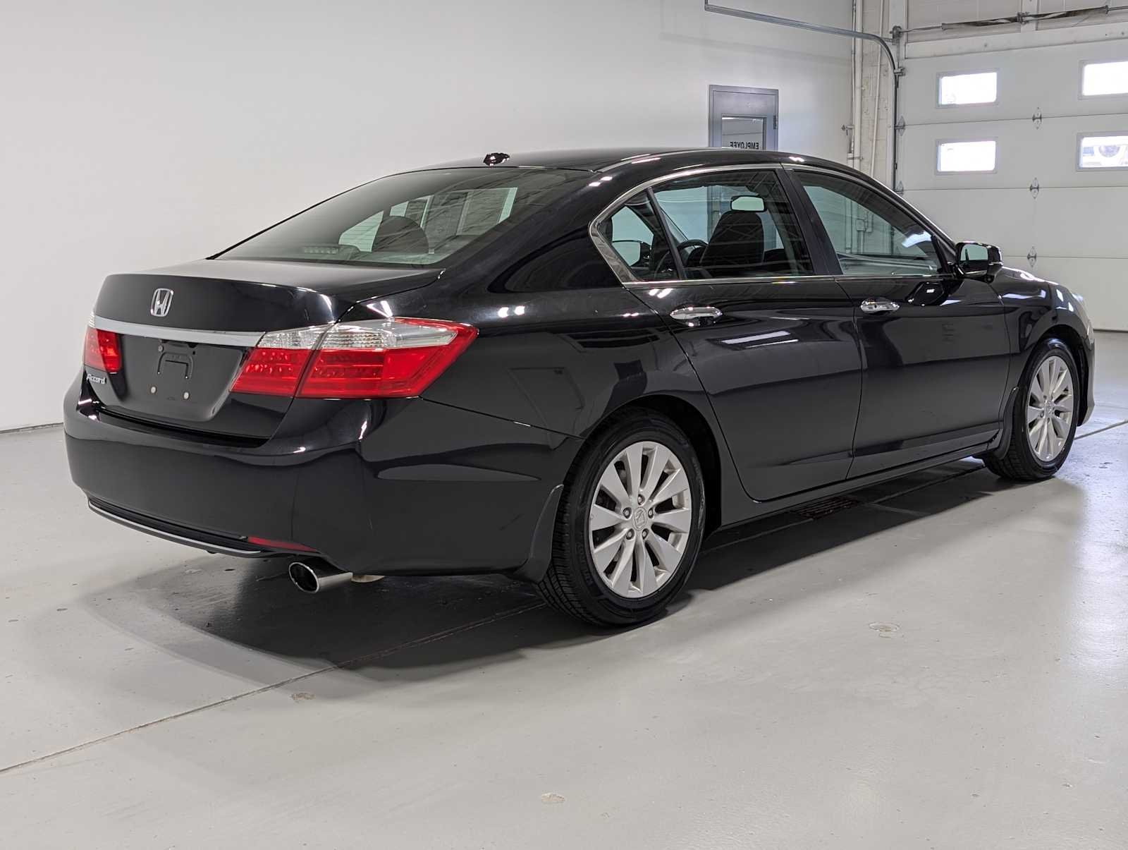 Used 2014 Crystal Black Pearl Honda EX-L image 8