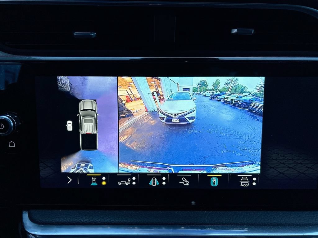 Used 2023 WHITE FROST TRICOAT GMC Denali image 19