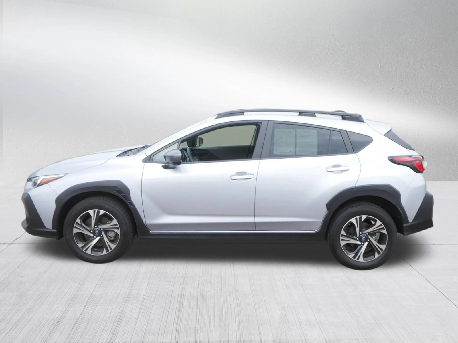 Used 2024 Ice Silver Metallic Subaru Premium image 4