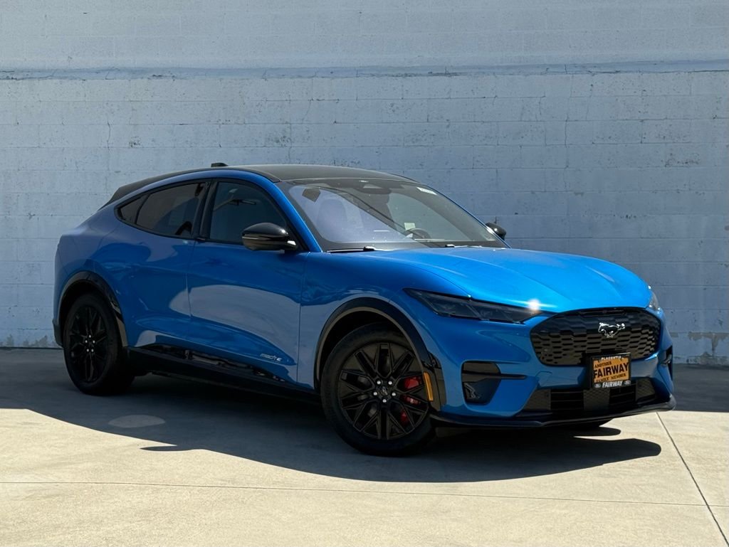 2025 Ford Mustang-Mach-e Premium's photo
