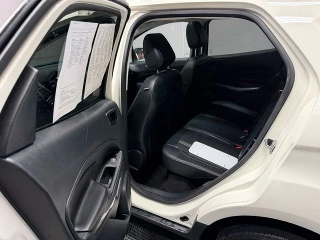 Used 2022 White Ford SES image 18