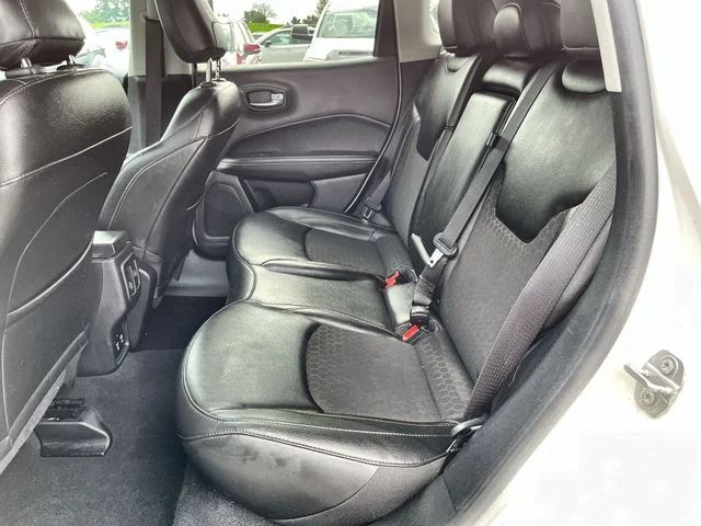 Used 2021 White Jeep Latitude image 25