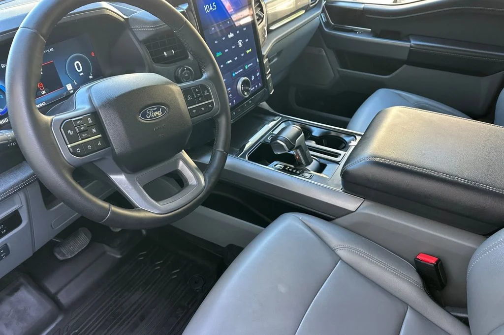 Used 2025 Red Ford Flash image 11