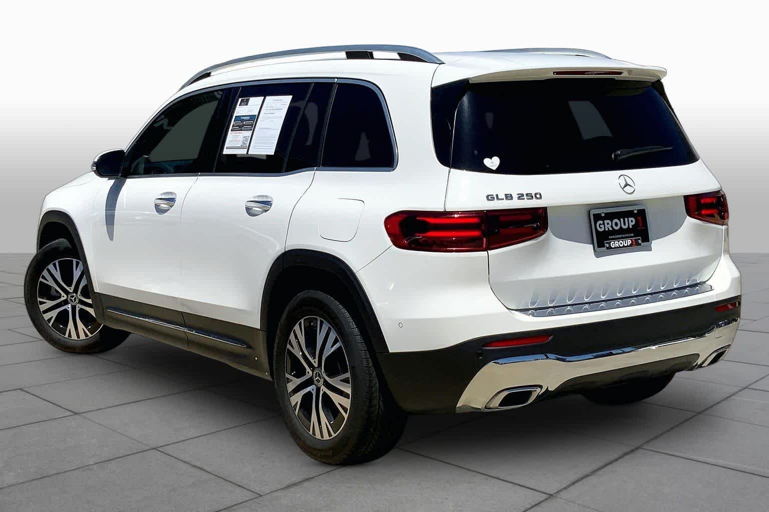 Certified Used 2025 Polar White Mercedes-Benz GLB 250 image 11