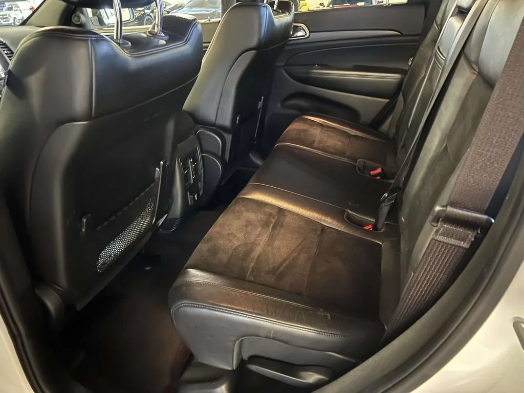 Used 2018 White Jeep Altitude 4x4 image 11
