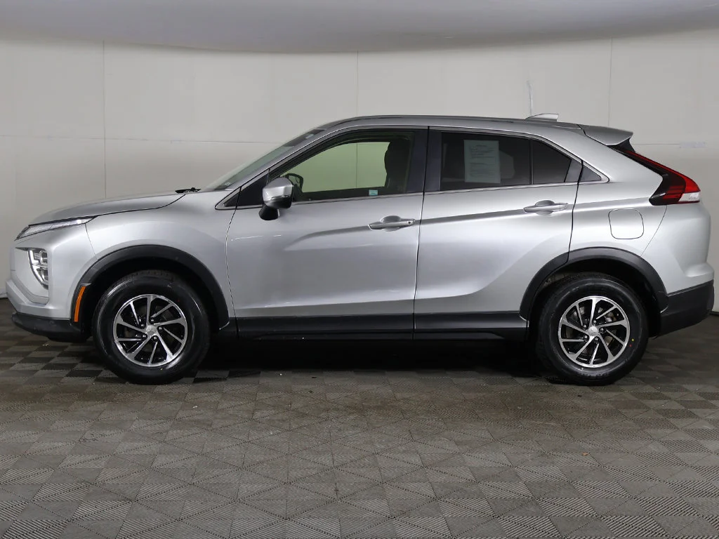 Used 2024 Silver Mitsubishi ES image 15