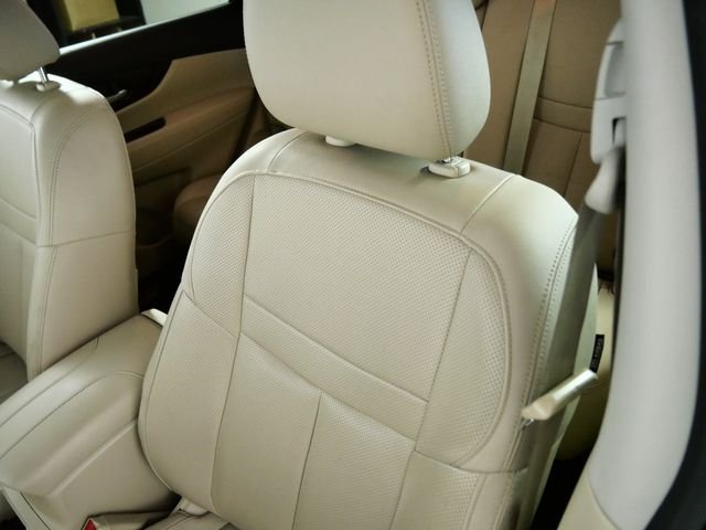 Certified Used 2020 Red Nissan SL image 19