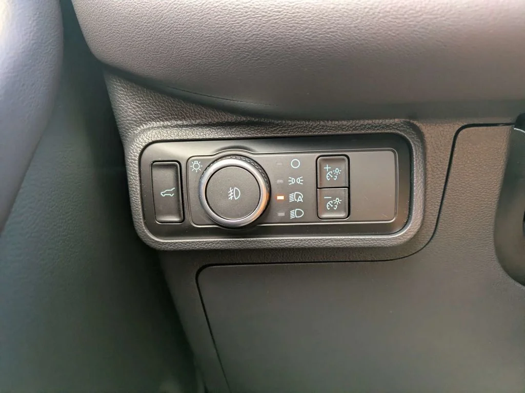 New 2026 Star White Metallic Tri-Coat Ford Platinum image 33