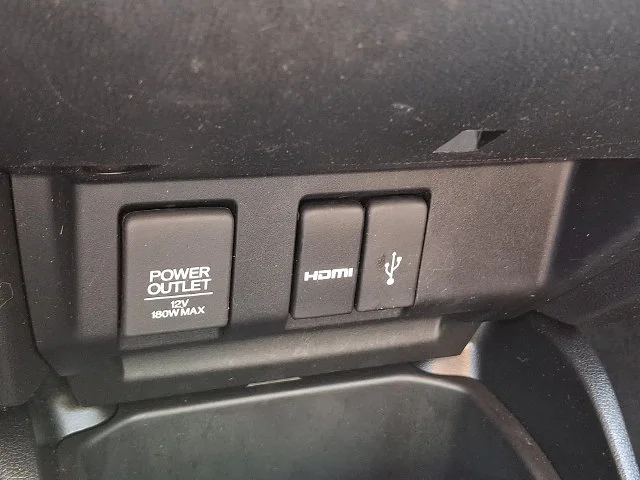 Used 2017 White Honda EX image 25