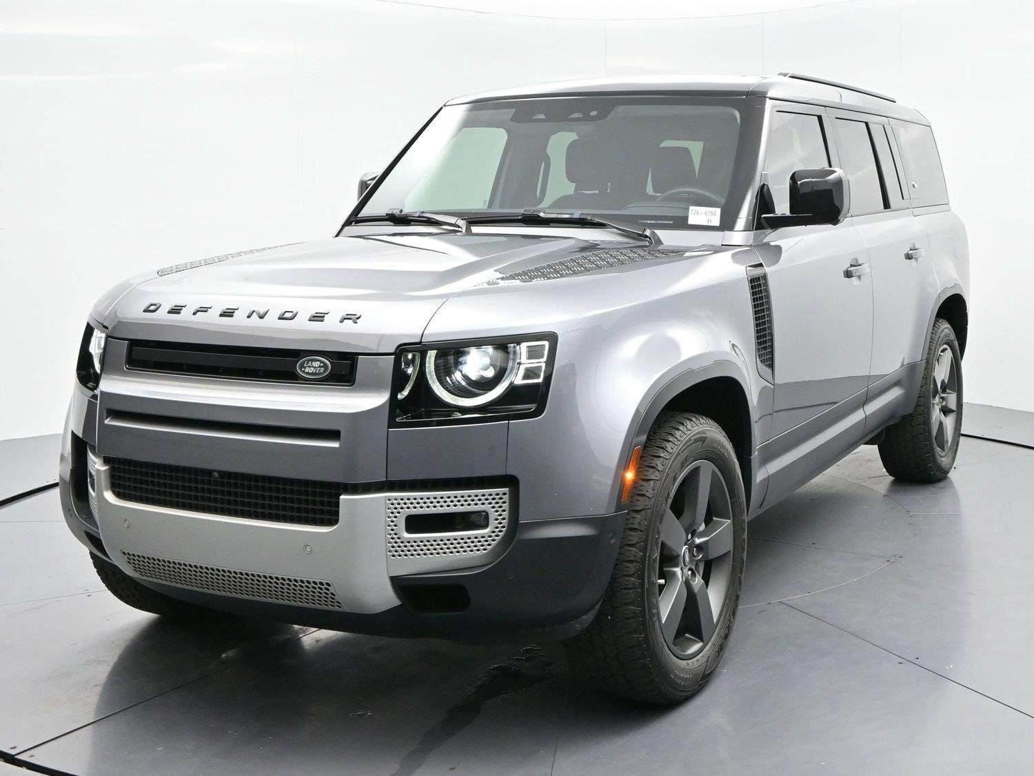 Used 2024 Eiger Grey Metallic Land Rover S image 3