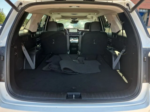 Used 2024 White Hyundai SEL image 28