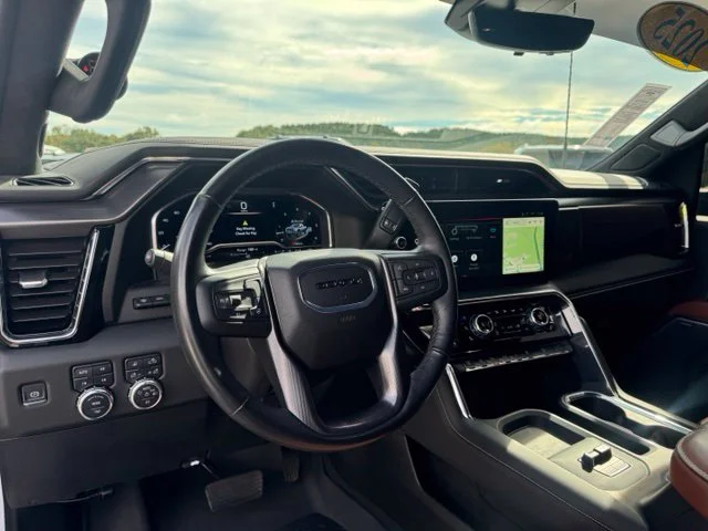 Used 2025 White GMC Denali Ultimate image 33