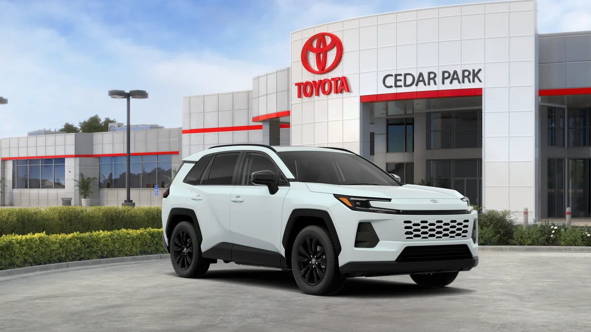New 2026 Wind Chill Pearl Toyota XLE Premium image 15
