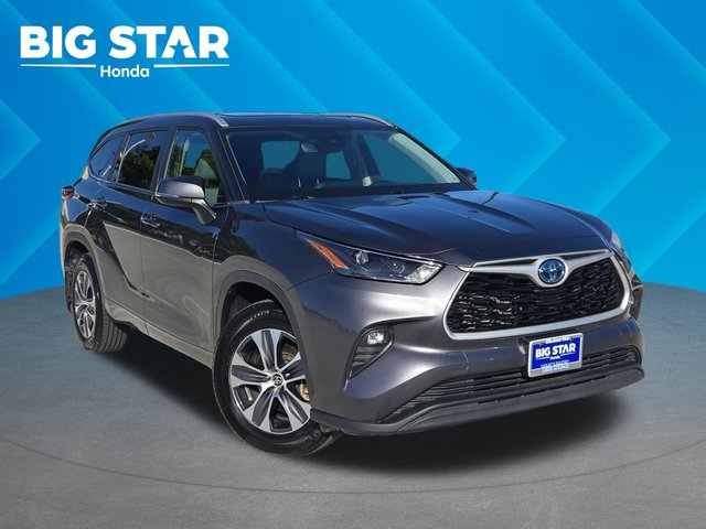 Pre-Owned 2023 Toyota Highlander Hybrid XLE FWD Sport Utility