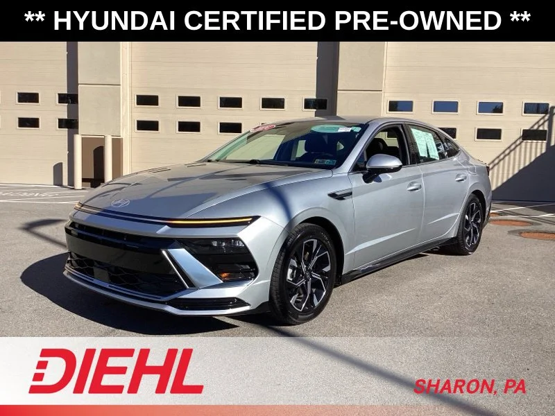 Used 2024 Silver Hyundai SEL image 3