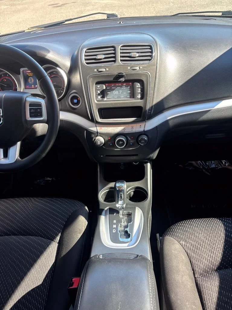 Used 2017 White Dodge SXT image 41