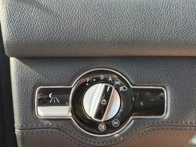 Used 2013 White Mercedes-Benz CL 550 image 23