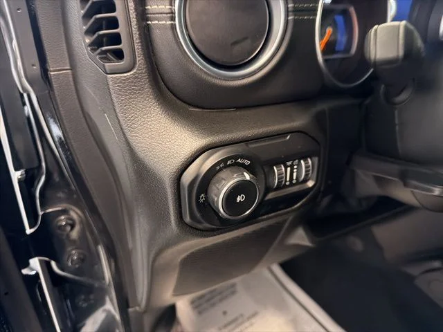 Used 2021 Black Jeep Unlimited Sahara image 18