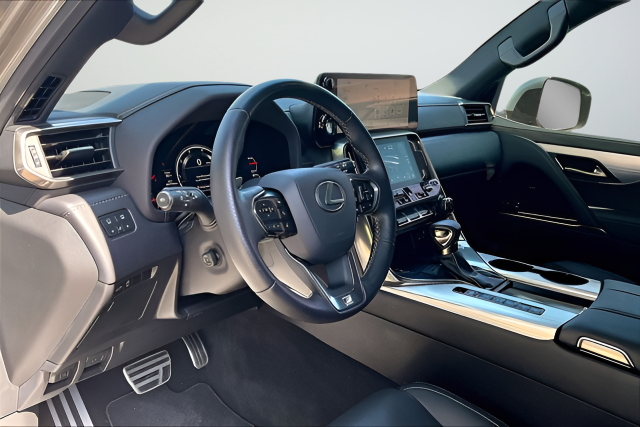 Used 2023 Silver Lexus 600 F SPORT image 13