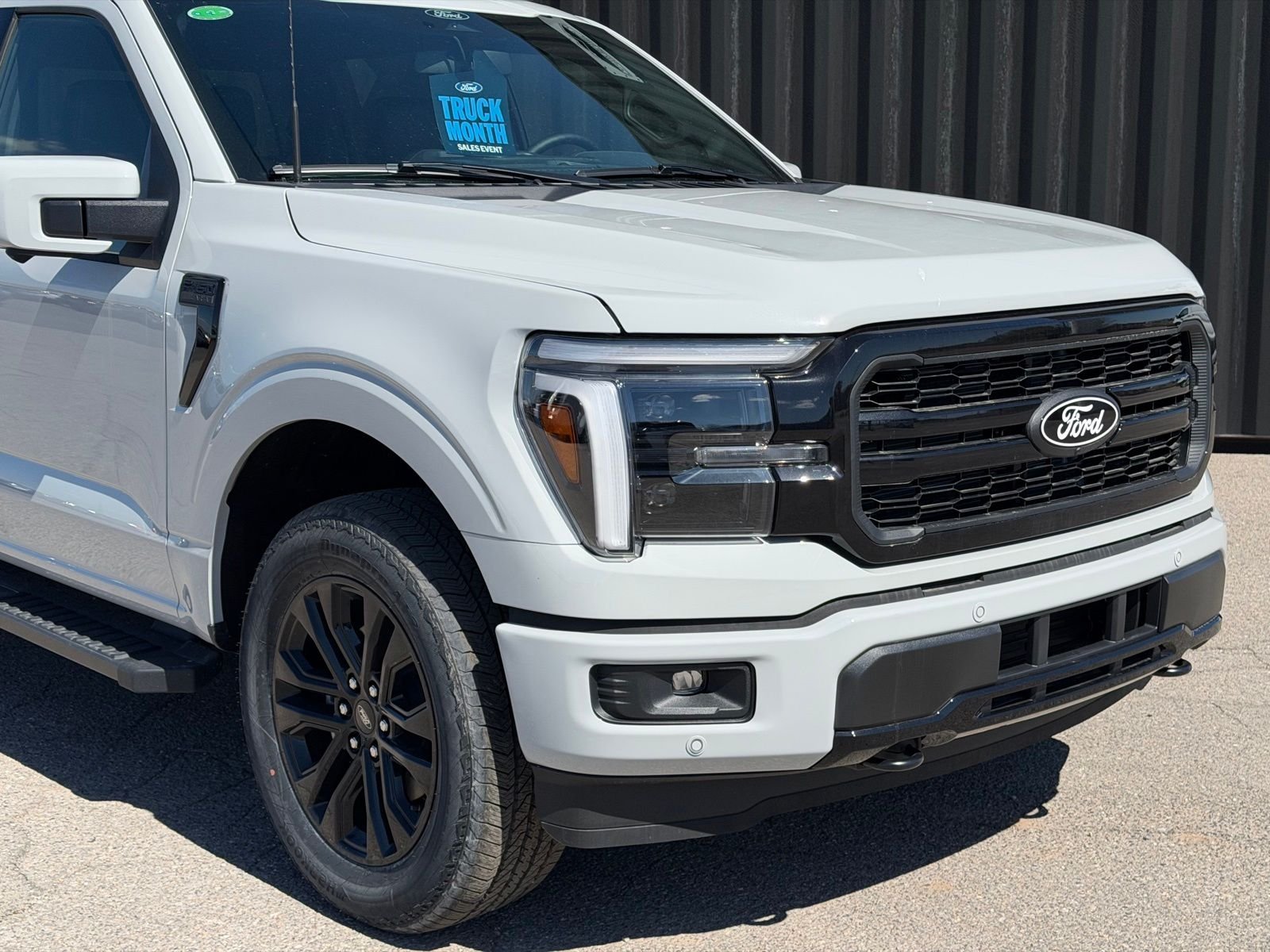 View vehicle photo 3