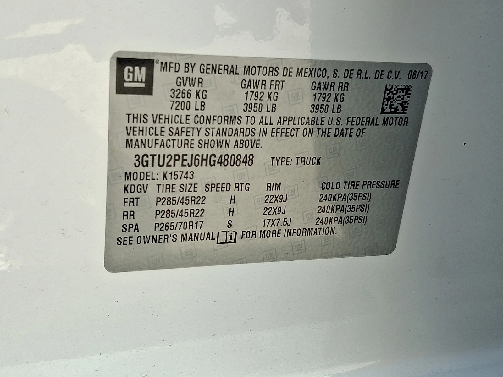 Used 2017 White GMC Denali image 28