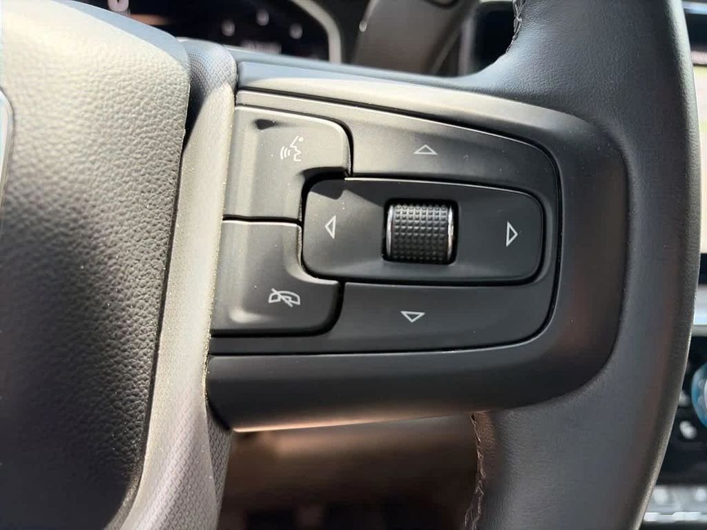 Used 2024 White GMC Denali image 27