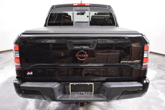 Used 2022 Black Nissan PRO-4X image 9