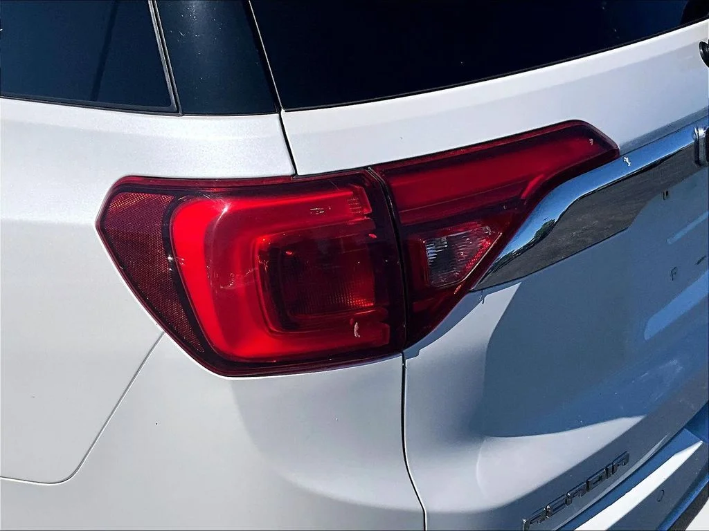 Used 2019 White GMC Denali image 31