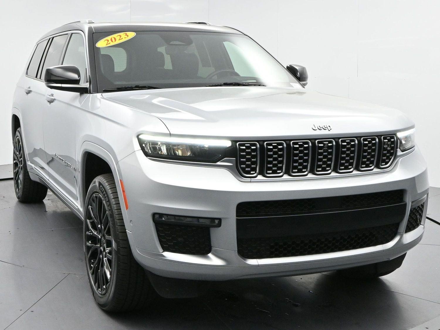 Used 2023 Silver Zynith Jeep Summit Reserve image 2