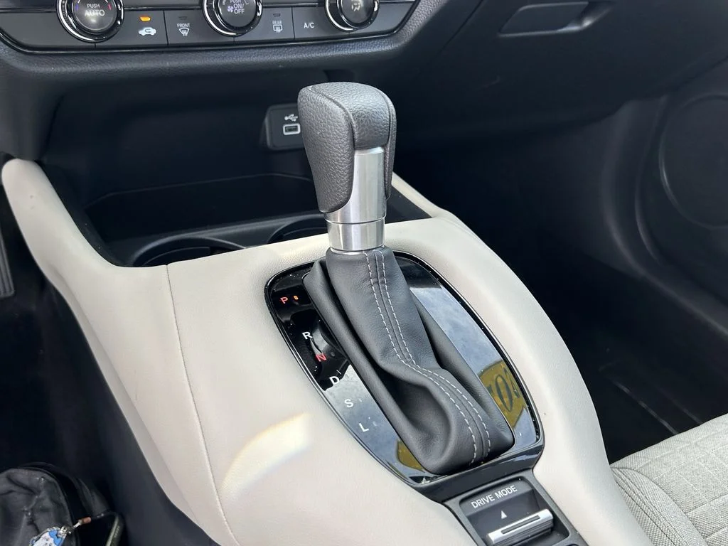 Used 2025 White Honda LX image 27