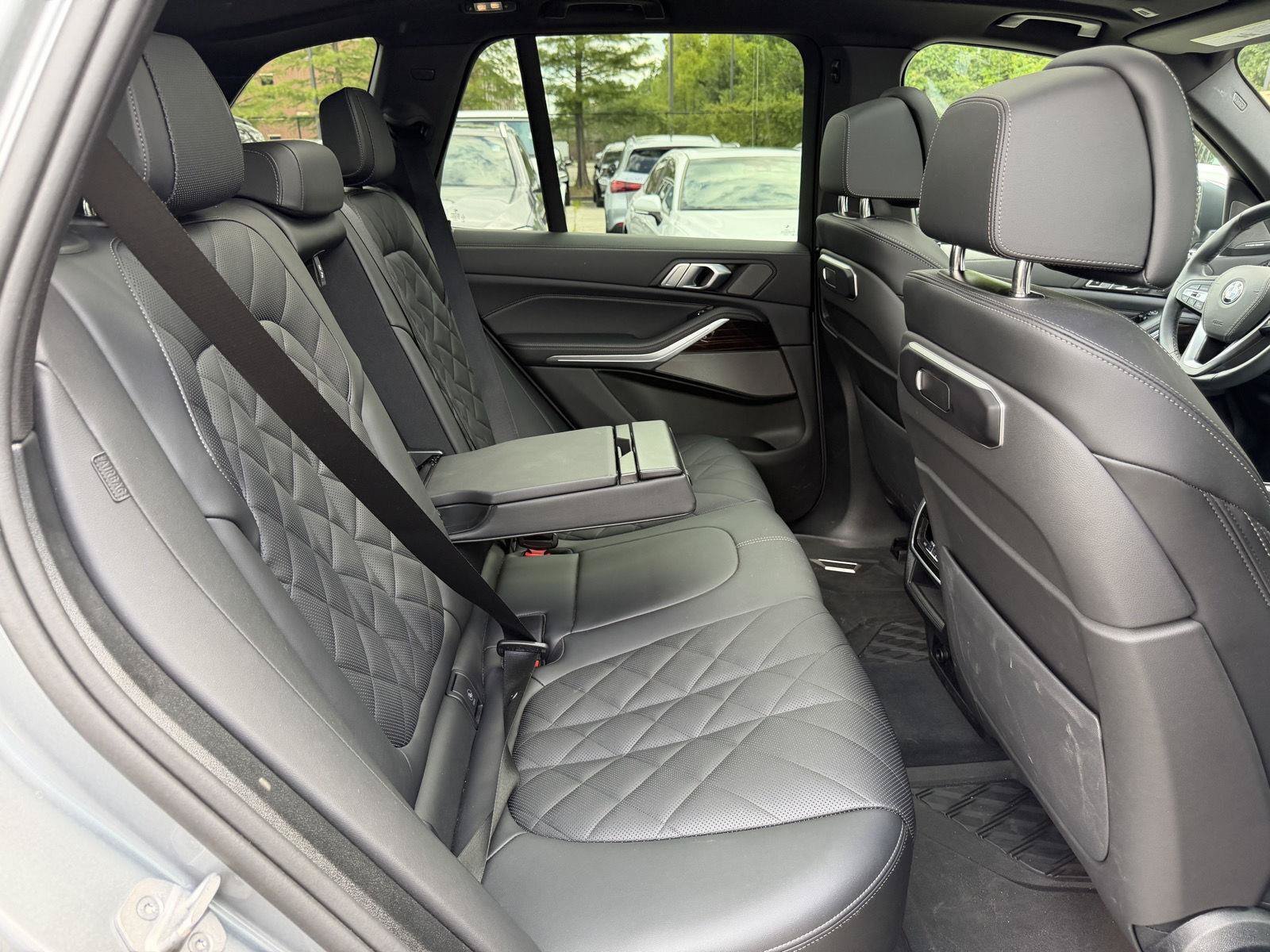 Used 2025 Skyscraper Grey Metallic BMW sDrive40i image 26