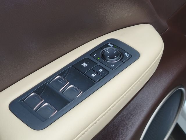 Used 2020 White Lexus 350L image 20