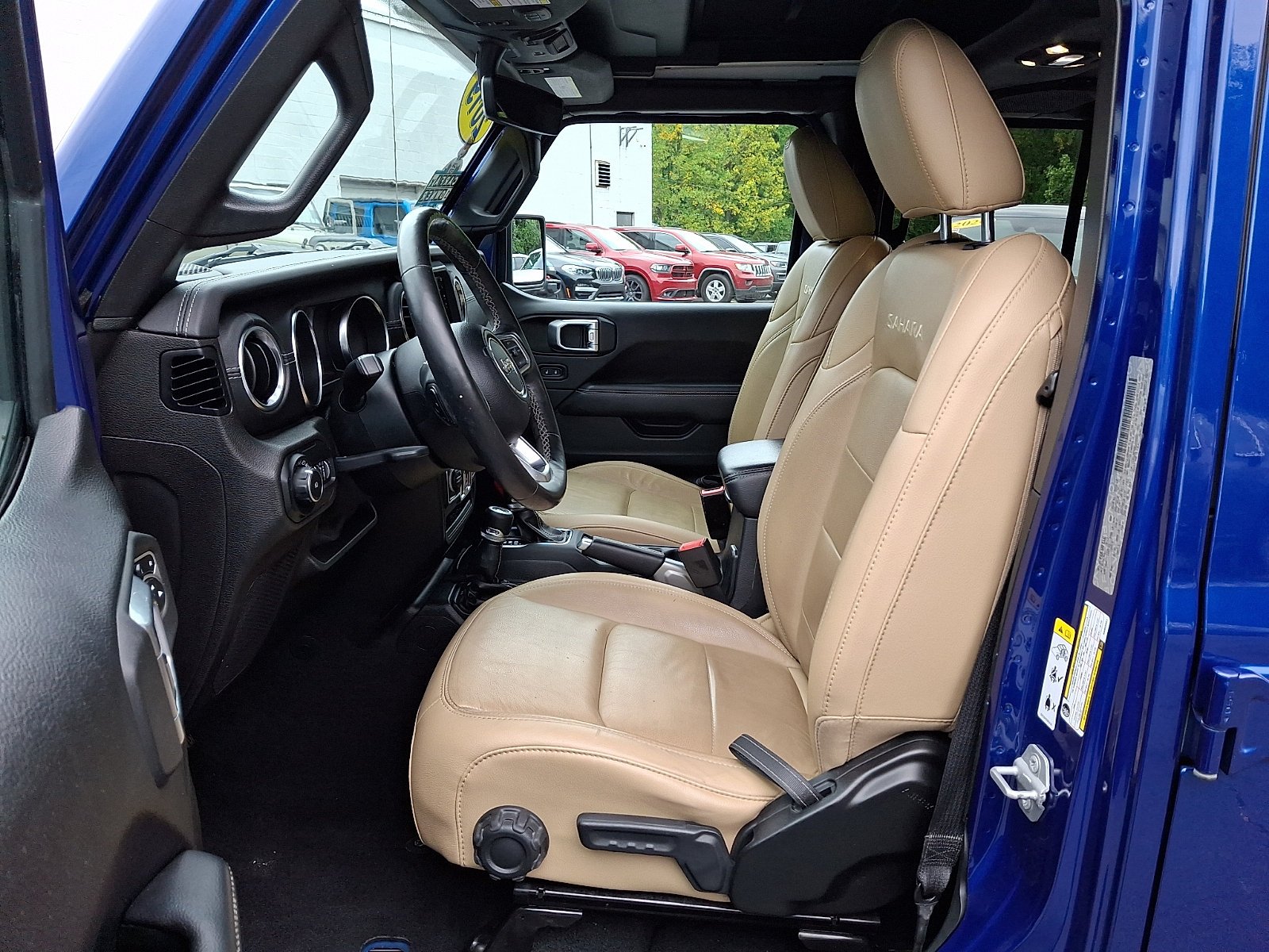 Certified Used 2019 Ocean Blue Metallic Clearcoat Jeep Sahara image 14