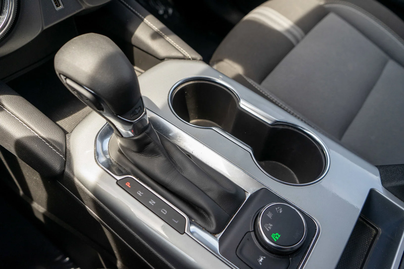 Used 2025 Summit White Chevrolet LT image 20