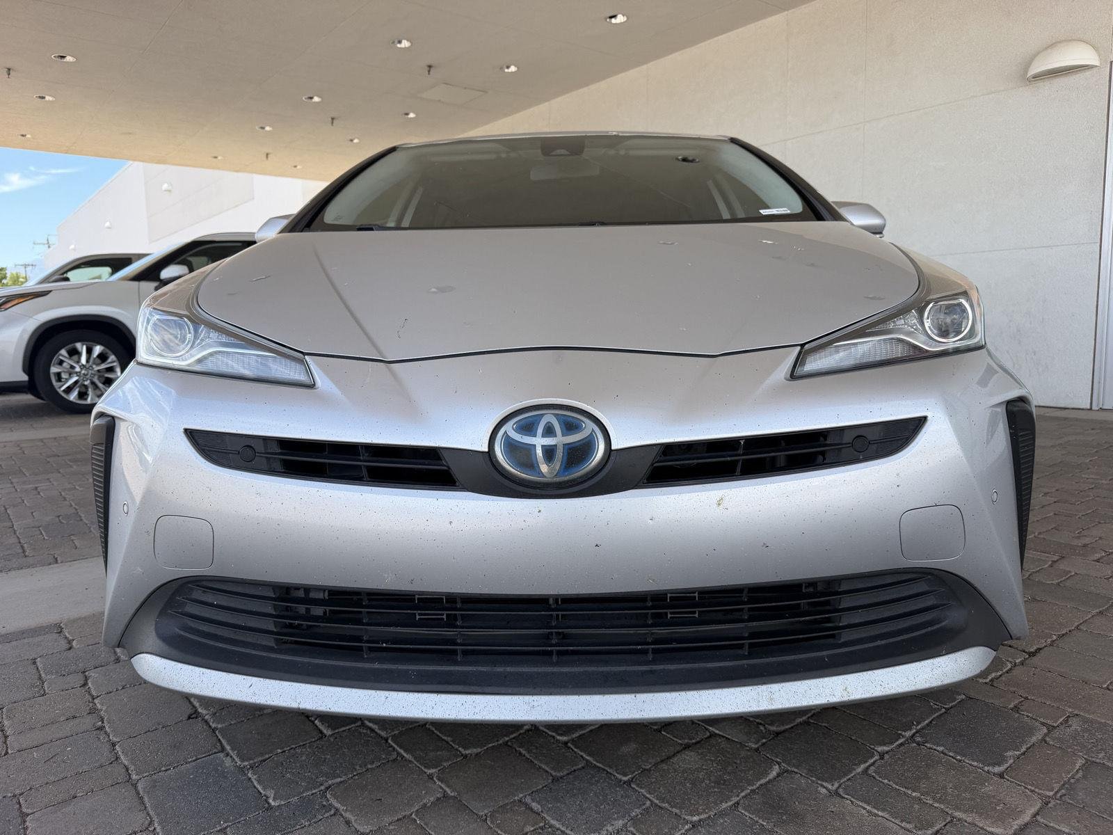 Used 2022 Classic Silver Metallic Toyota LE image 9