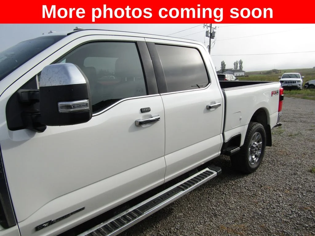 Used 2025 White Ford Lariat image 2