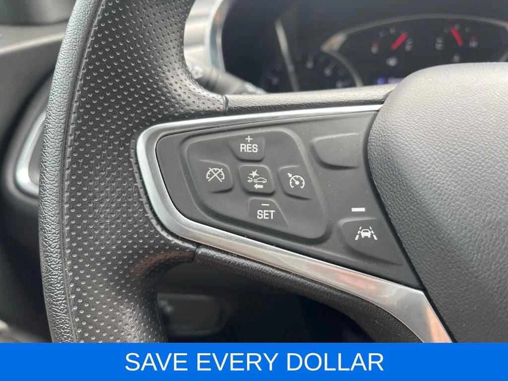 Used 2022 White Chevrolet LT image 17