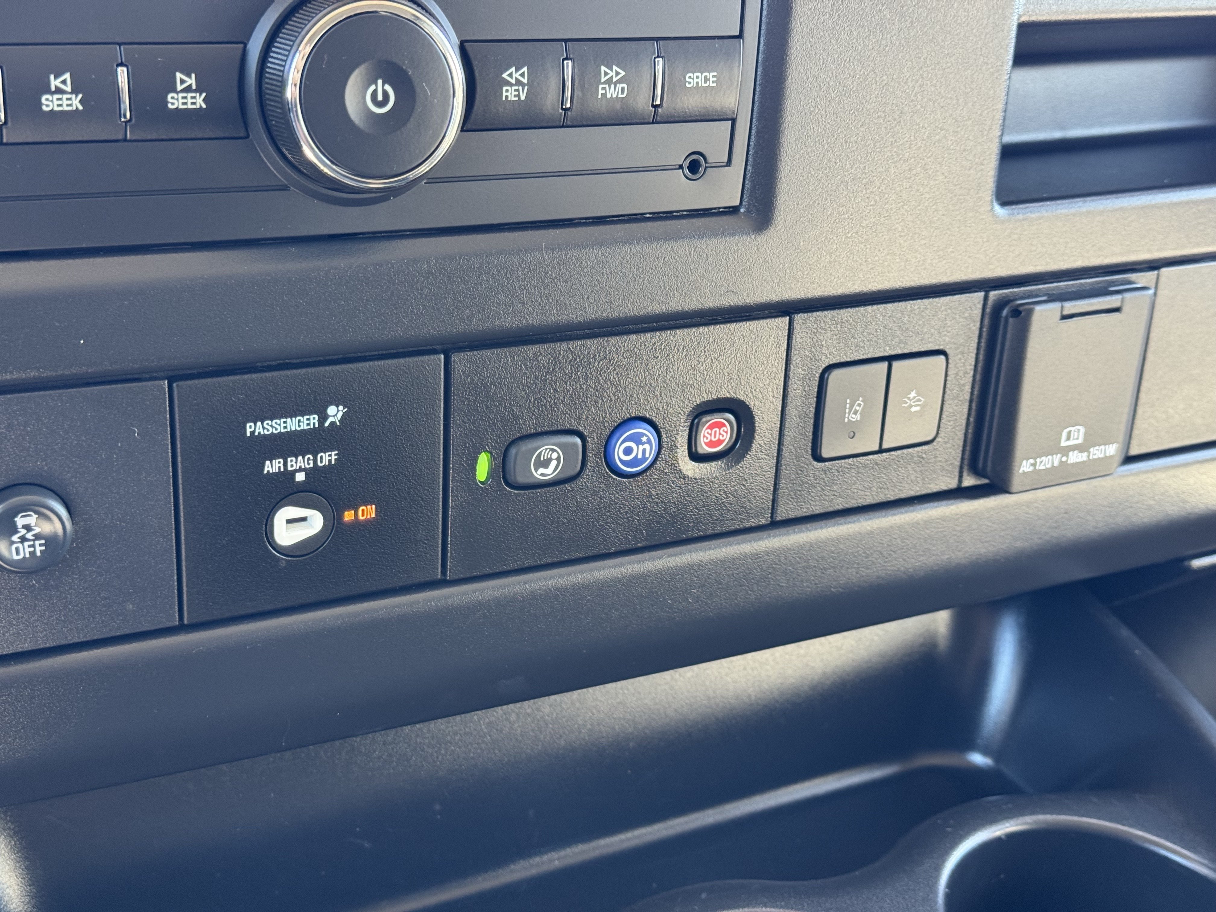 2025 Chevrolet Express Passenger LT - Photo 25
