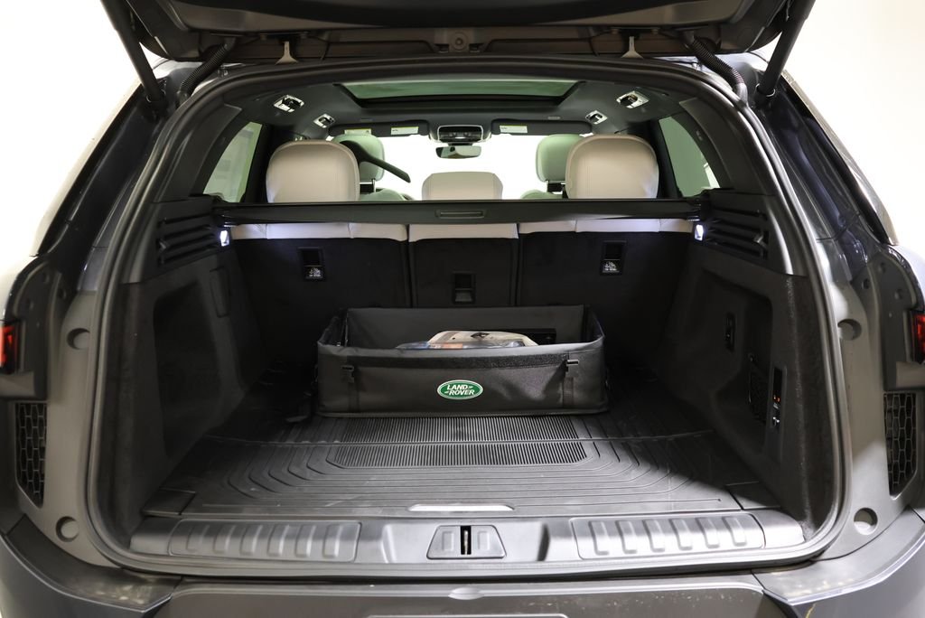 New 2026 Varesine Blue Metallic Land Rover SE image 46
