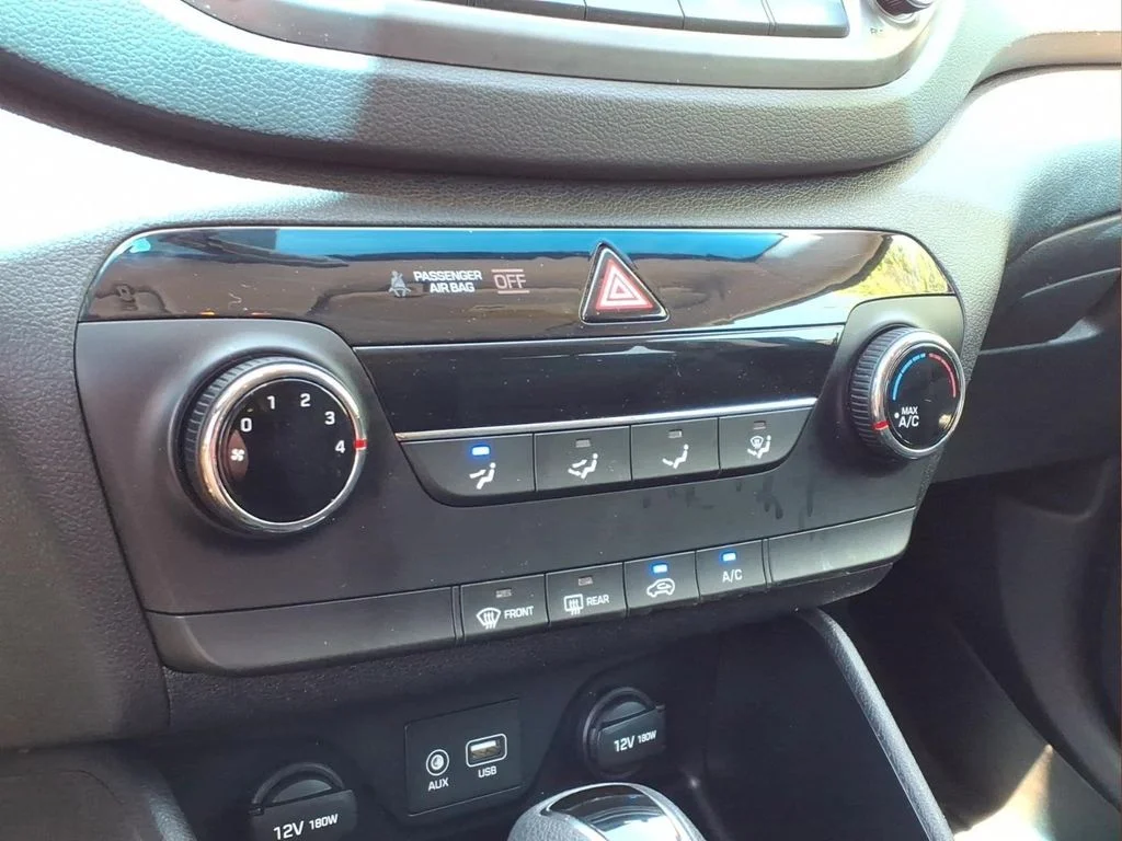 Used 2017 Gray Hyundai SE image 7