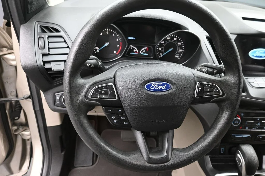 Used 2018 Gold Ford SE image 17