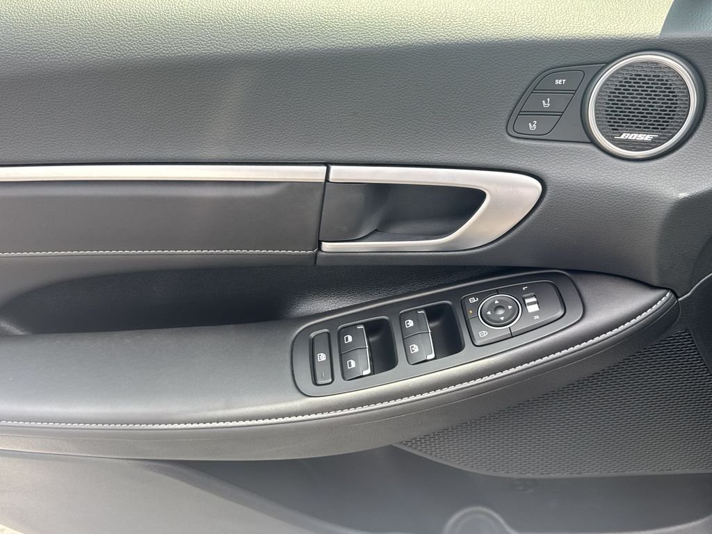 Used 2025 Gray Hyundai Limited image 9