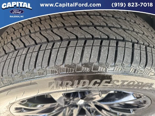 Used 2026 Green Cadillac Sport image 14