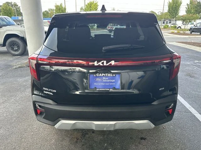 Used 2024 Black Kia LX image 25