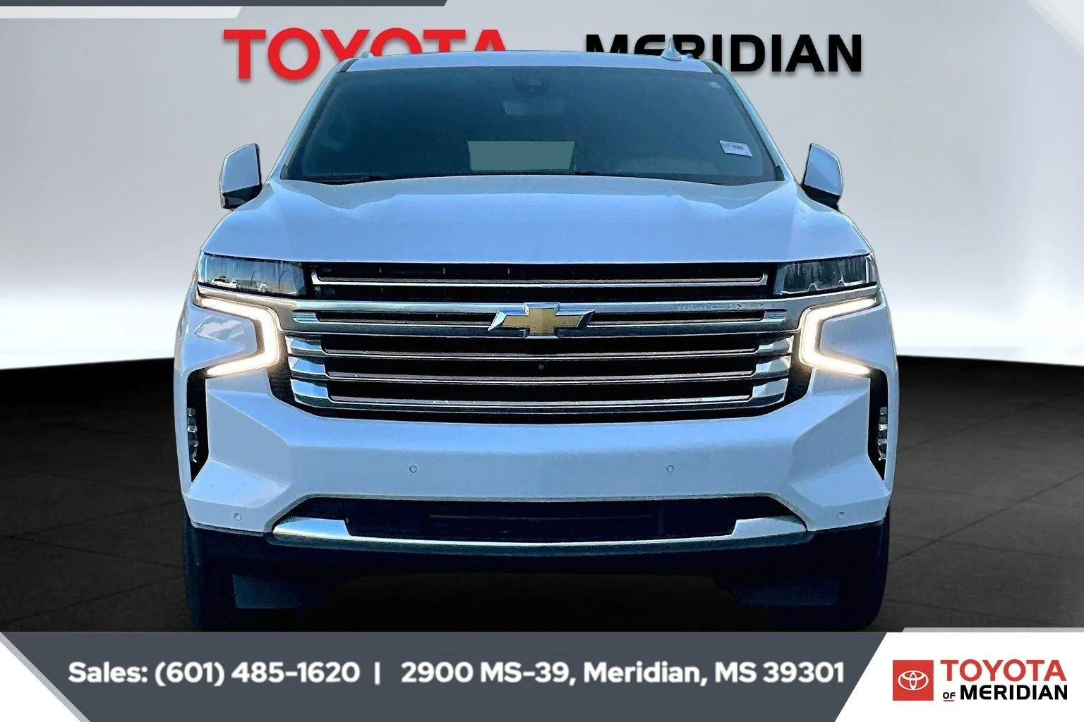 Used 2022 Iridescent Pearl Tricoat Chevrolet High Country image 3