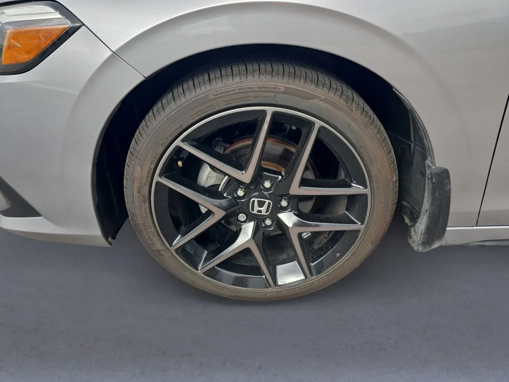 Used 2024 Lunar Silver Metallic Honda Sport Touring image 8
