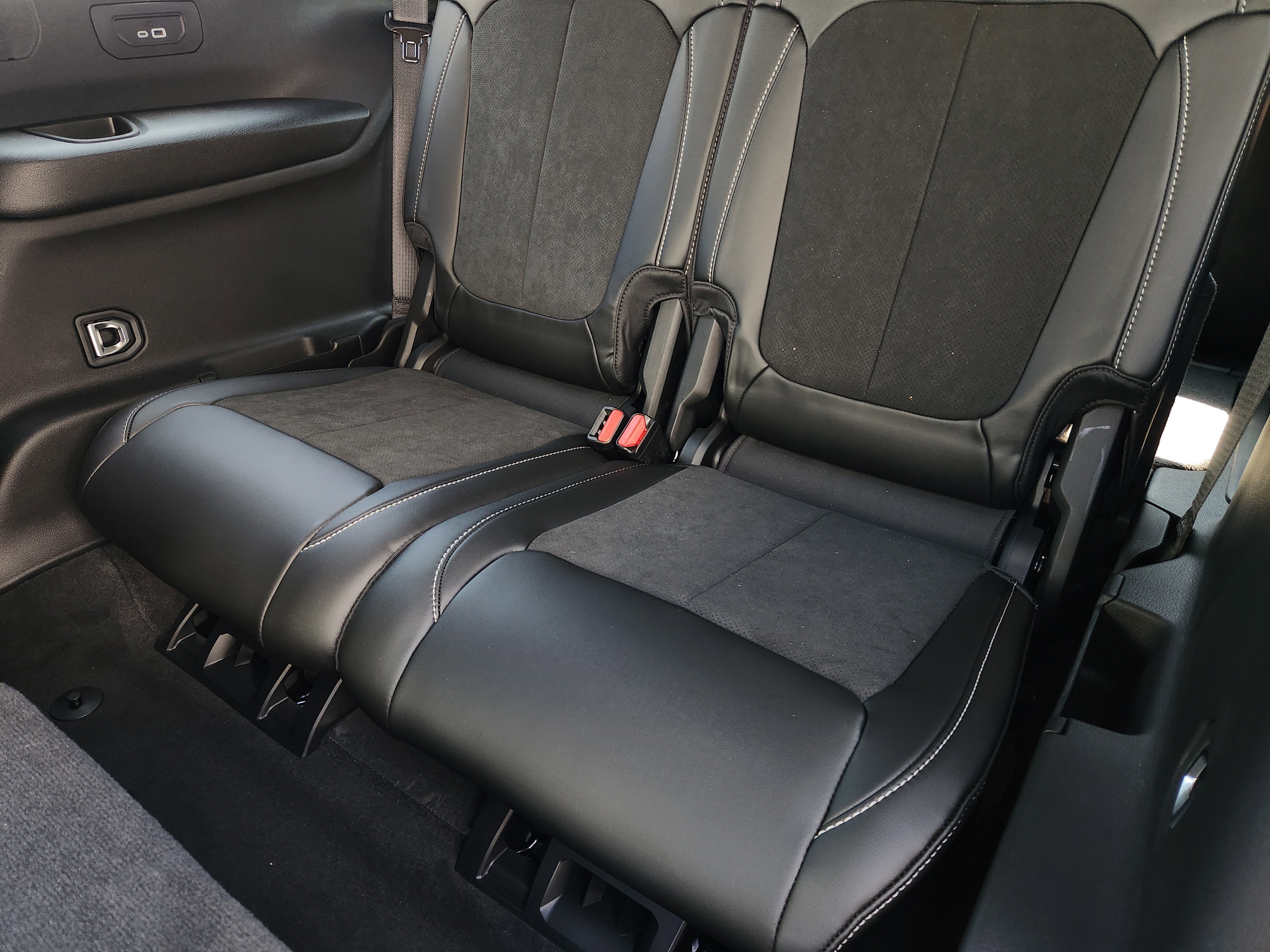 New 2026 Baltic Gray Metallic Clear-Coat Exterior Paint Jeep Laredo Altitude image 21