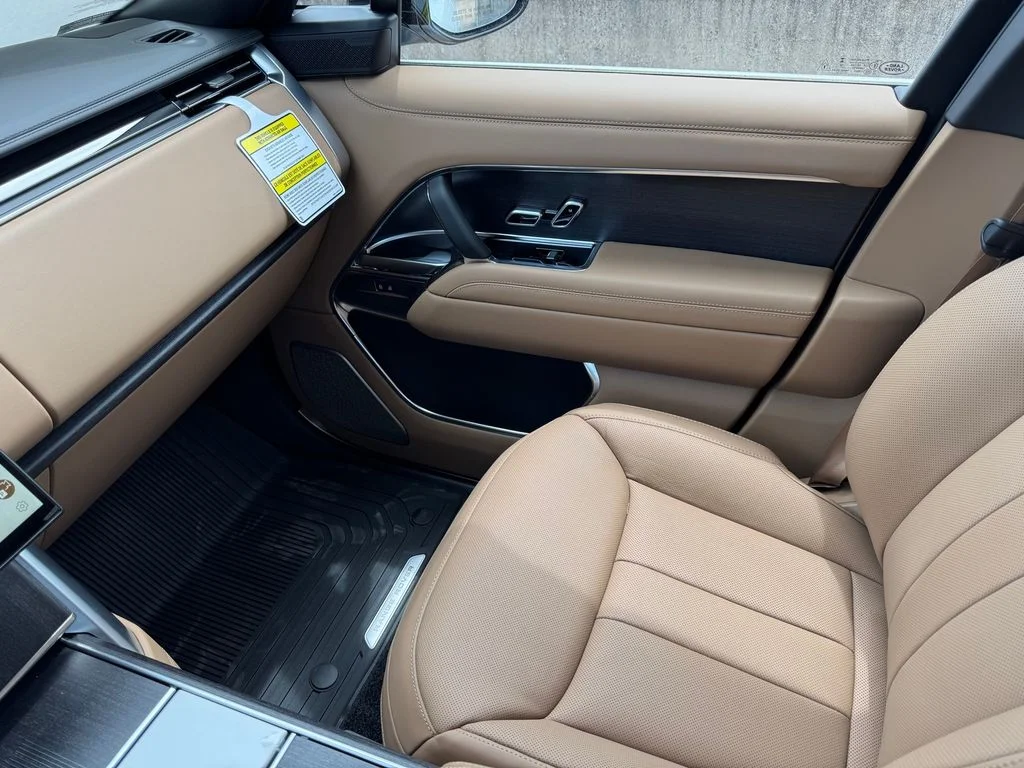 New 2026 White Land Rover Autobiography image 40