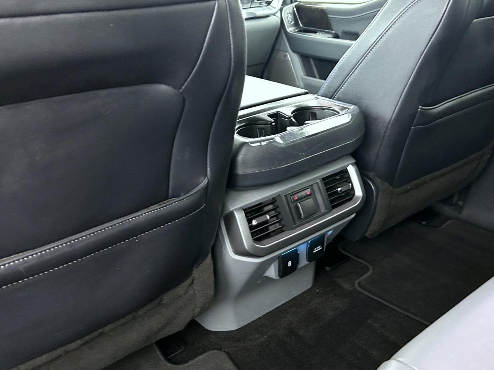 Used 2021 White Ford Lariat image 21