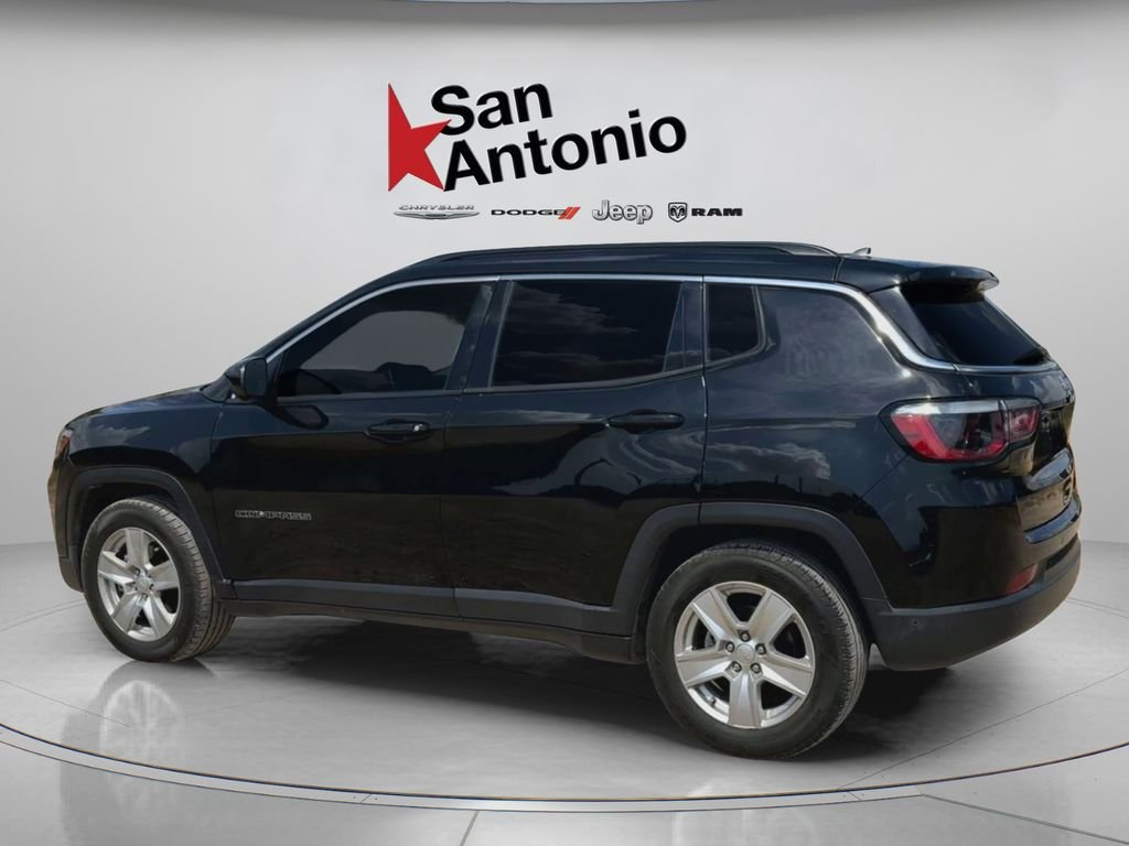 Used 2022 Black Jeep Latitude image 10